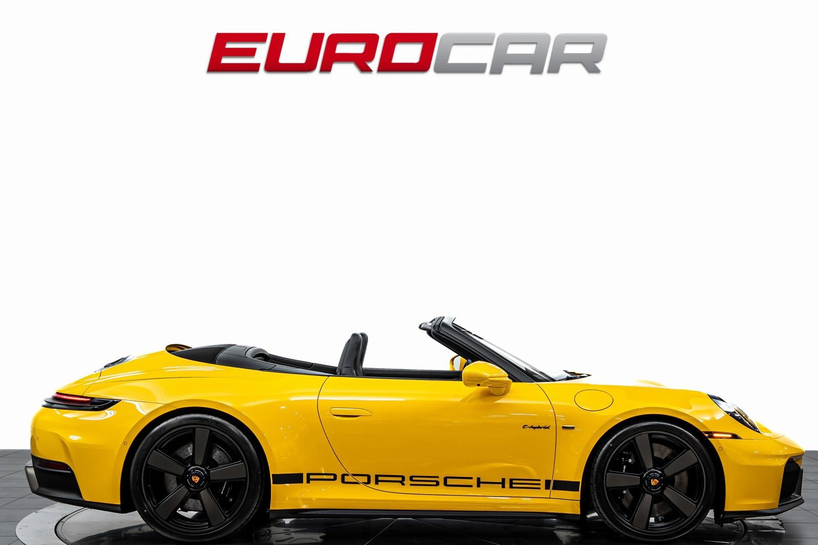 Used 2026 Porsche 911 Carrera 4 GTS image 8