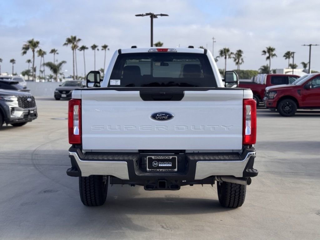 New 2025 Ford F350 XLT w/ FX4 Off-Road Package image 11