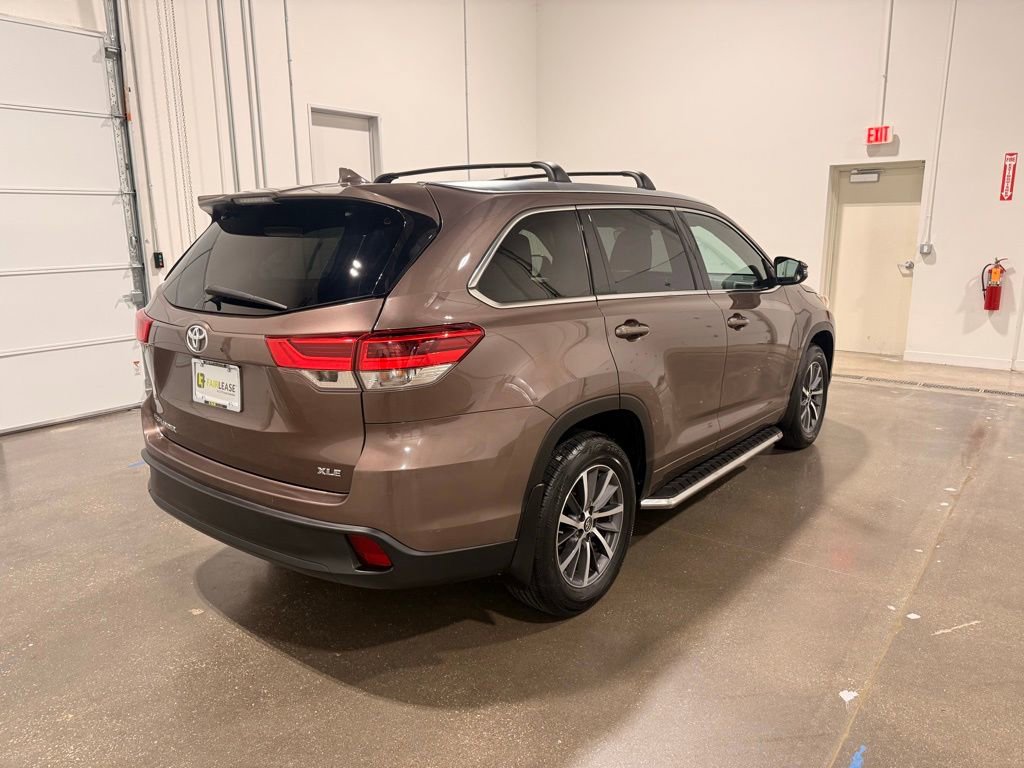 Used 2018 Toyota Highlander XLE image 5