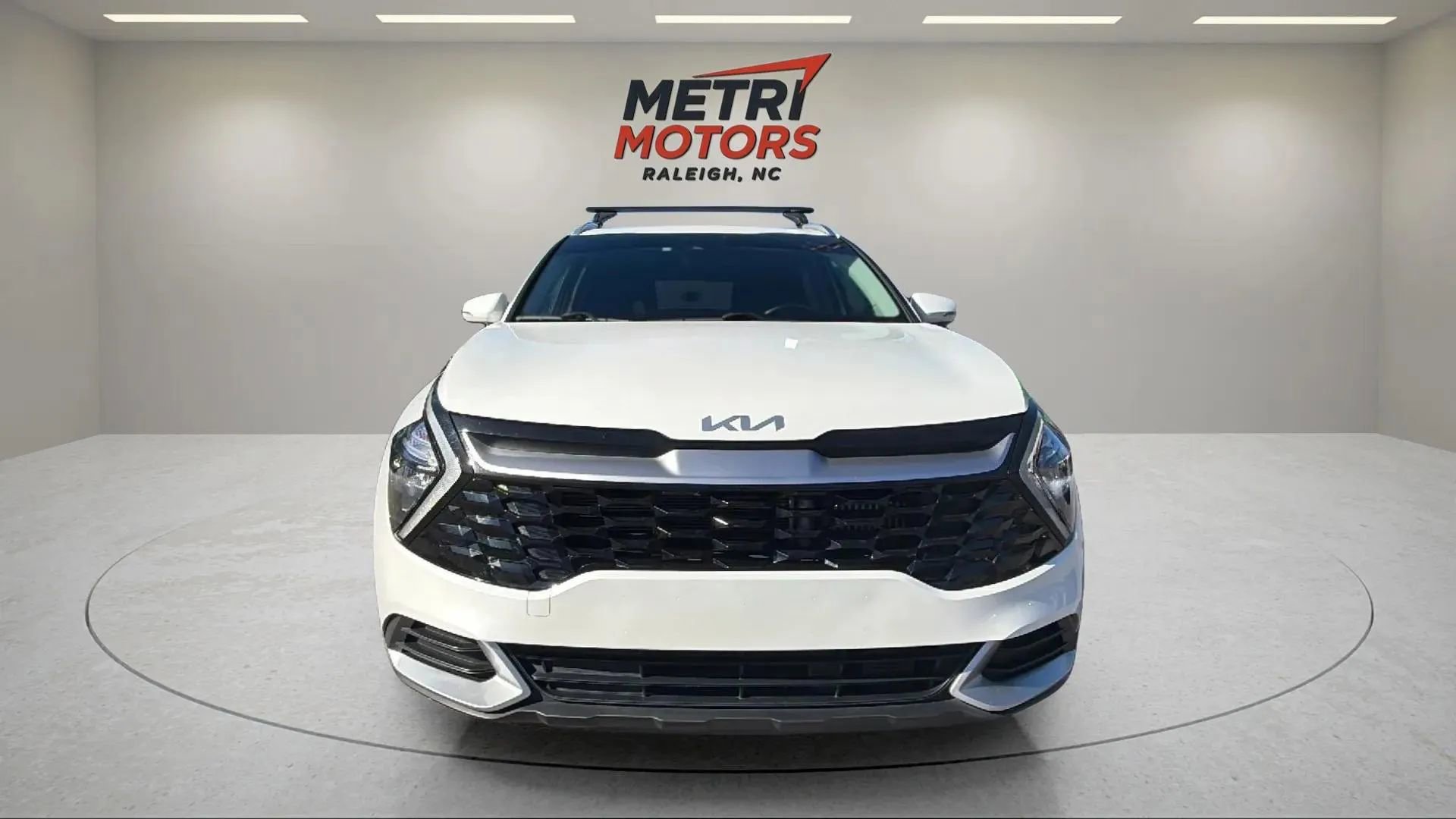 Used 2023 Kia Sportage EX image 2