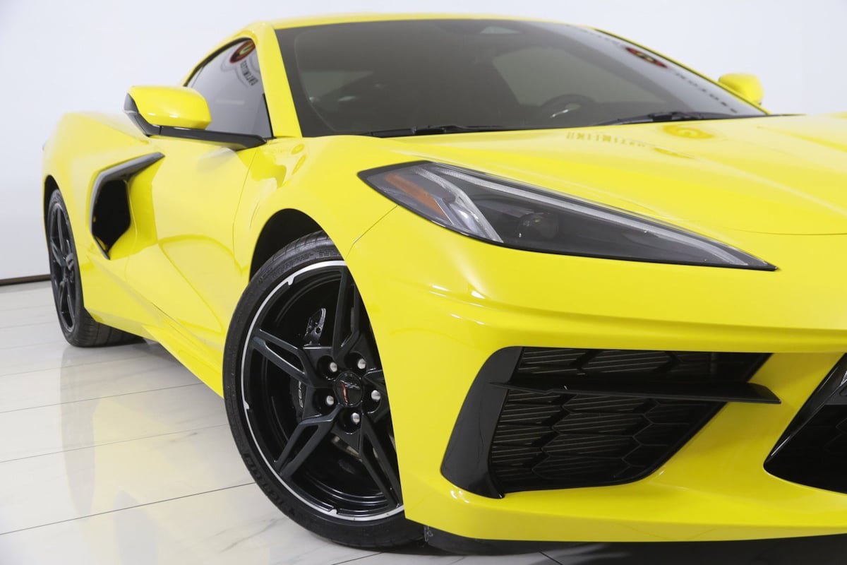 Used 2025 Chevrolet Corvette Stingray Premium Cpe w/ Stealth Interior Trim Package image 21