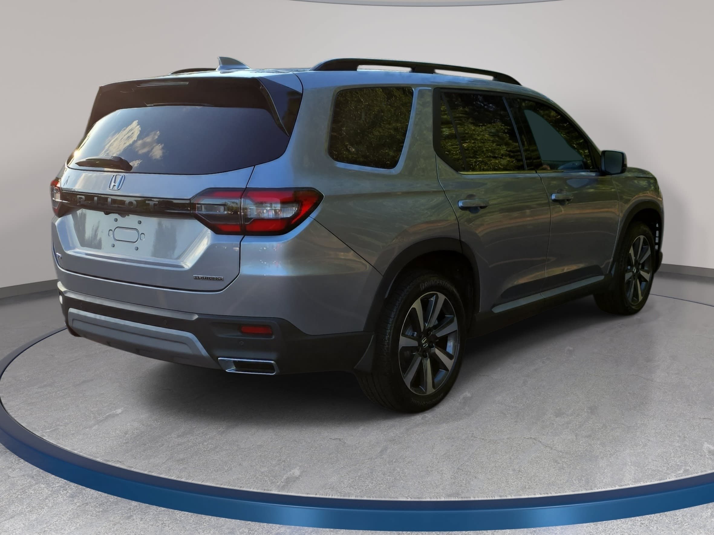 Used 2025 Honda Pilot Touring image 5