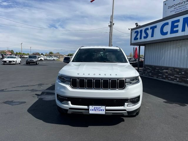 Used 2024 Jeep Wagoneer L Series II w/ Flexible Seating Group AWD/4WD image 2