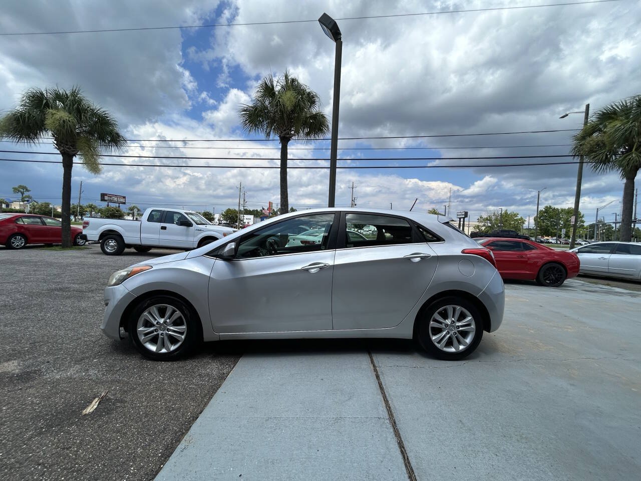 Used 2015 Hyundai Elantra GT FWD image 5