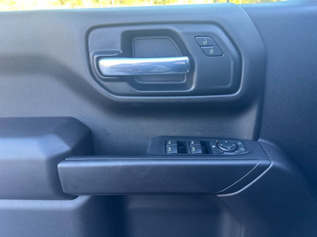 Certified 2023 Chevrolet Silverado 1500 Custom Trail Boss w/ LPO, Dark Essentials Package AWD/4WD image 11