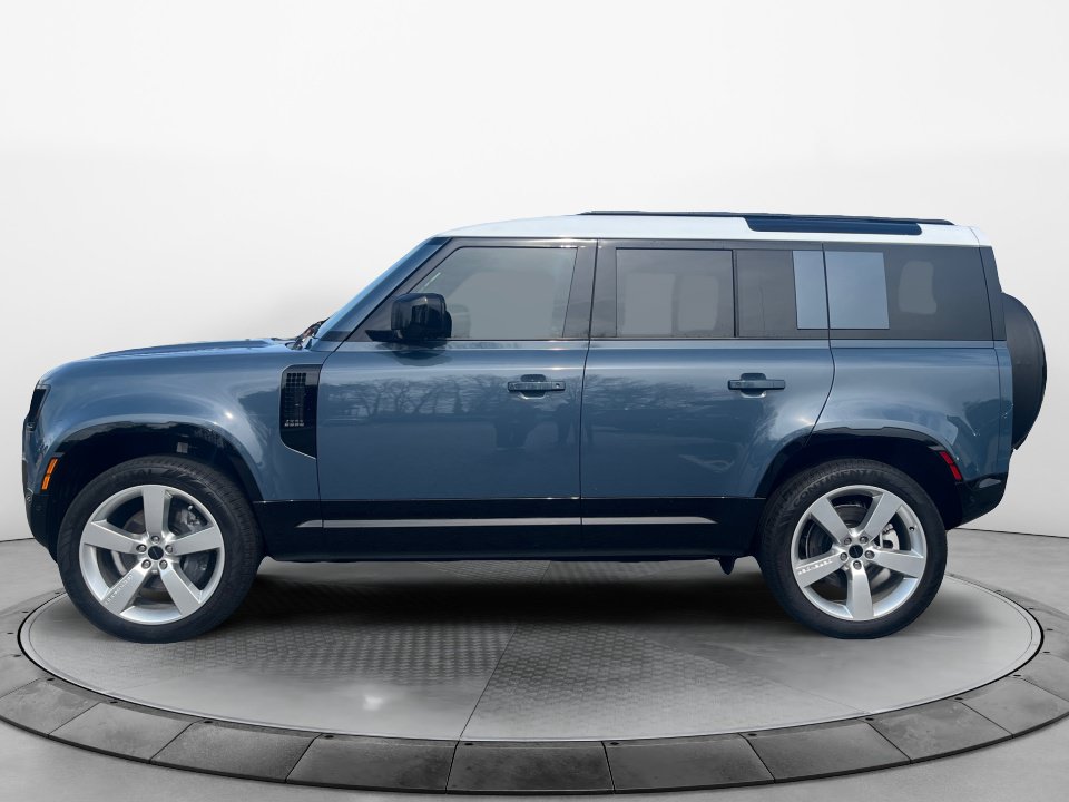 New 2026 Land Rover Defender 110 X-Dynamic SE AWD/4WD image 4