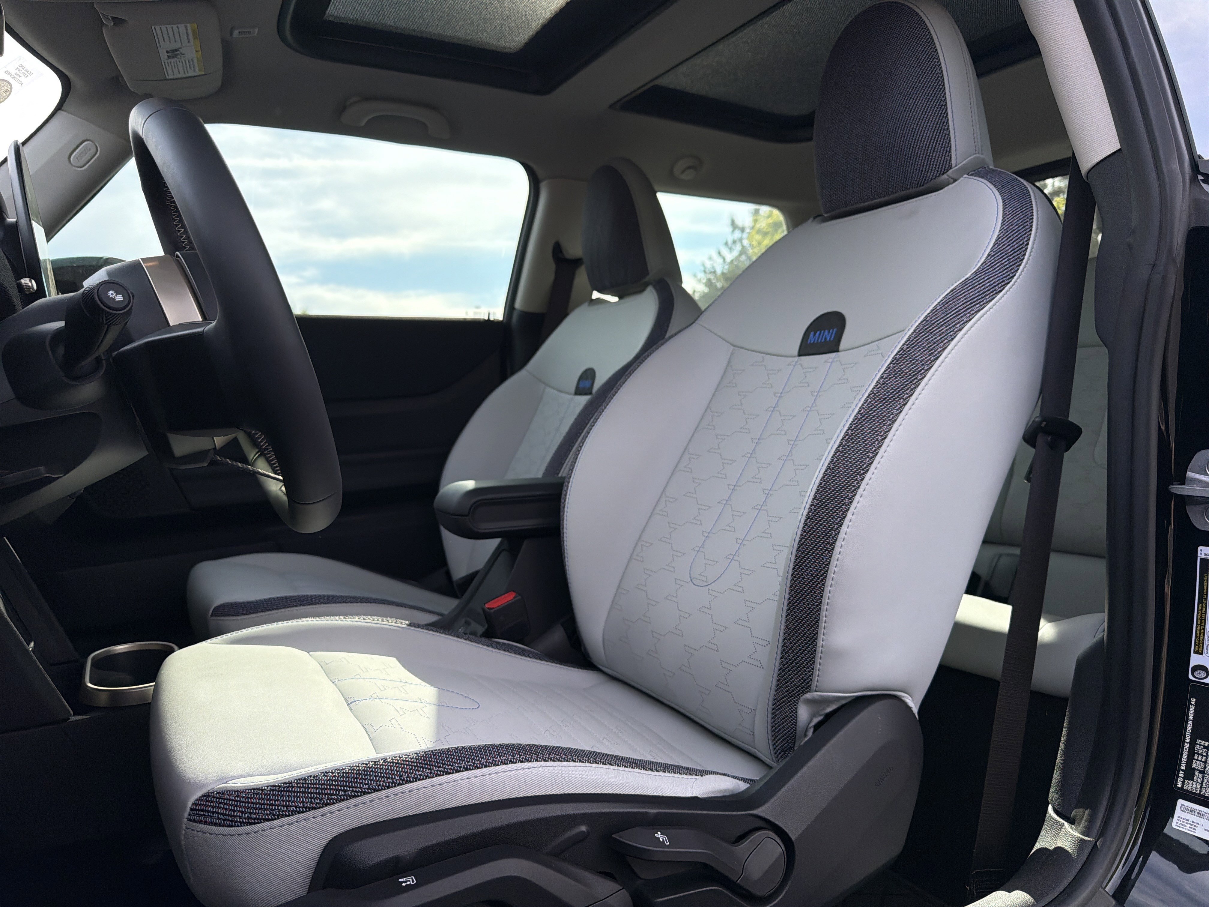 Certified 2025 MINI Cooper S FWD image 7