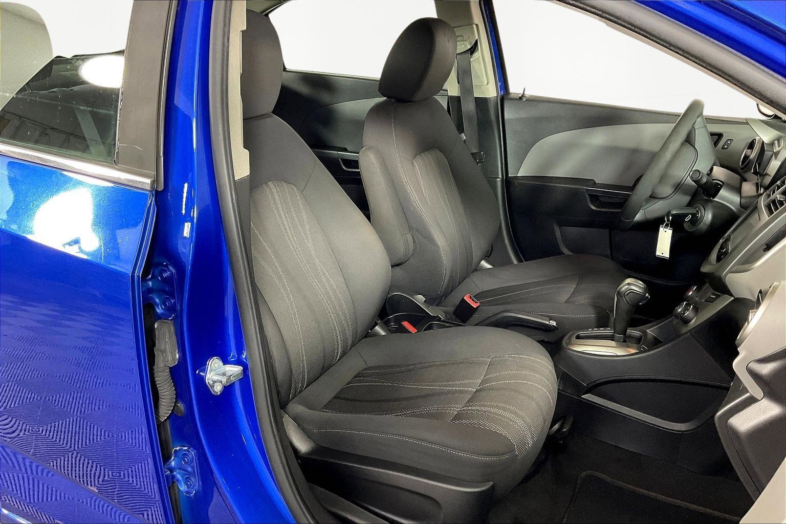 Used 2016 Chevrolet Sonic LT FWD image 27