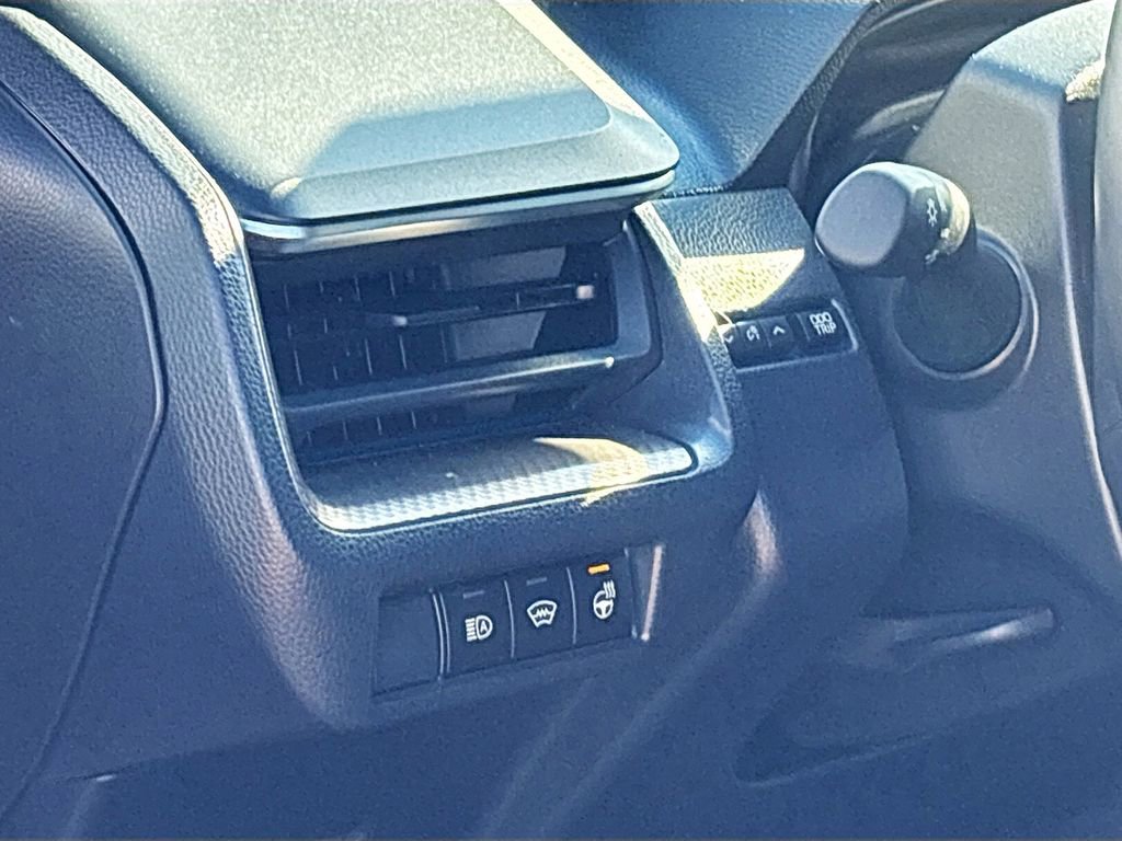 Used 2024 Toyota Prius XLE image 10