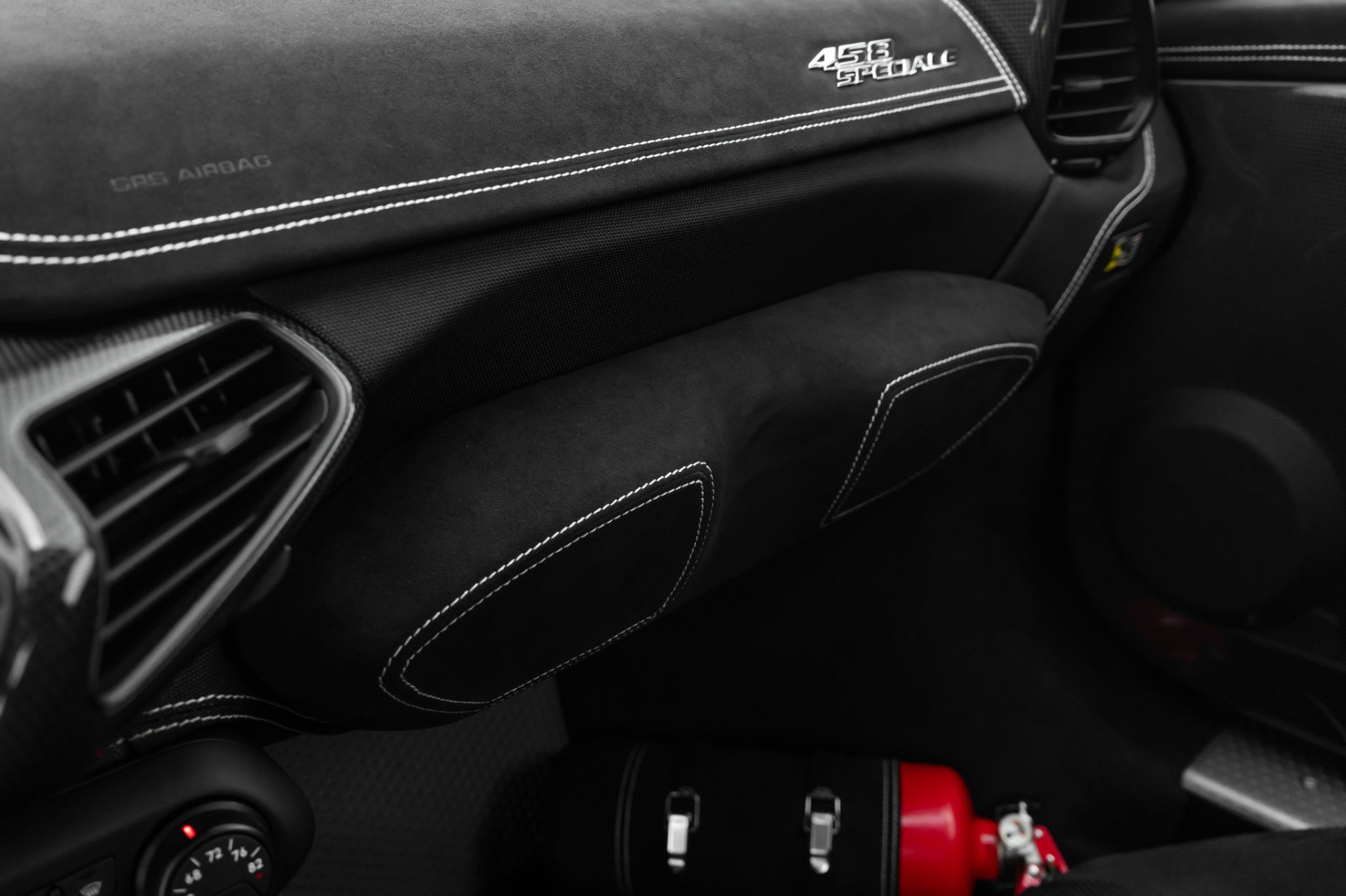 Used 2015 Ferrari 458 Speciale Coupe RWD image 46