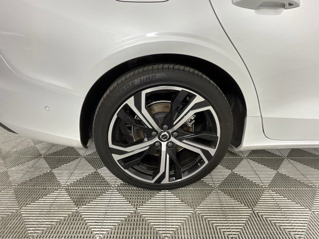 Used 2024 Volvo S60 B5 Plus image 11