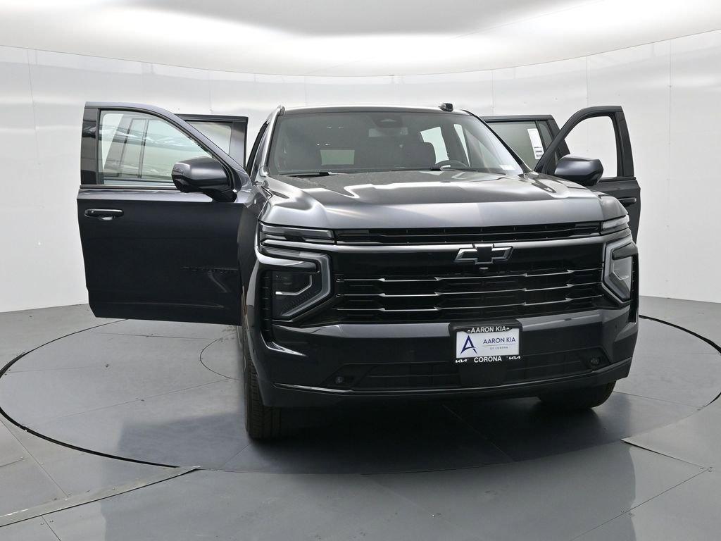 Used 2025 Chevrolet Suburban RST image 24