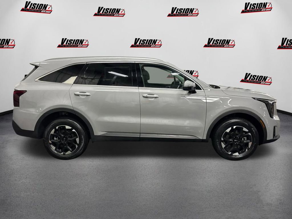 New 2026 Kia Sorento S image 4