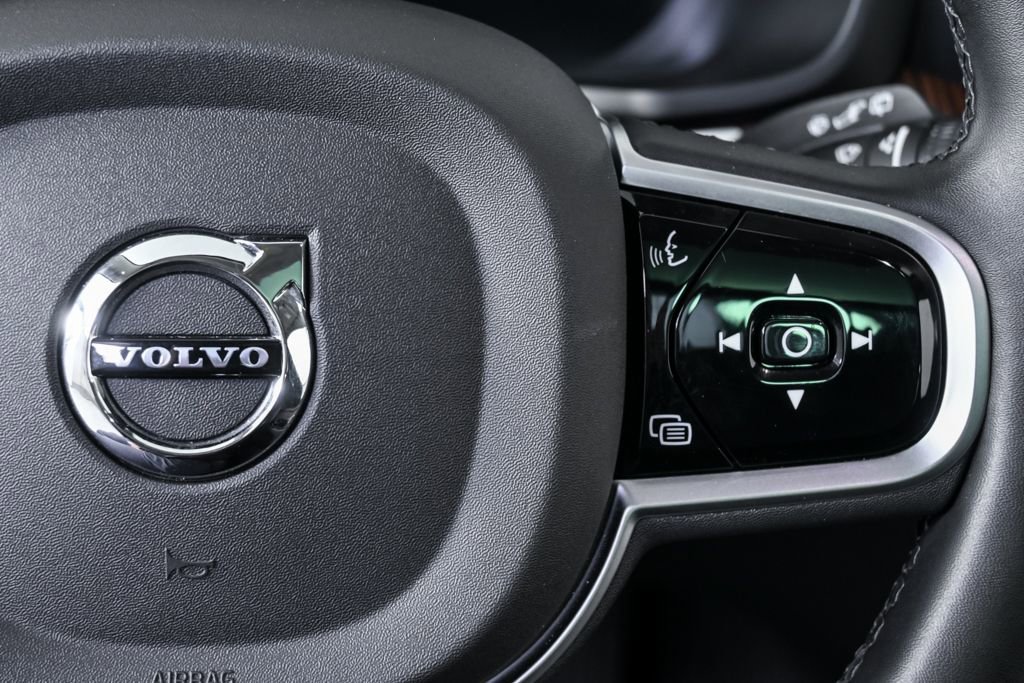 Certified 2025 Volvo V60 B5 Cross Country Plus image 12