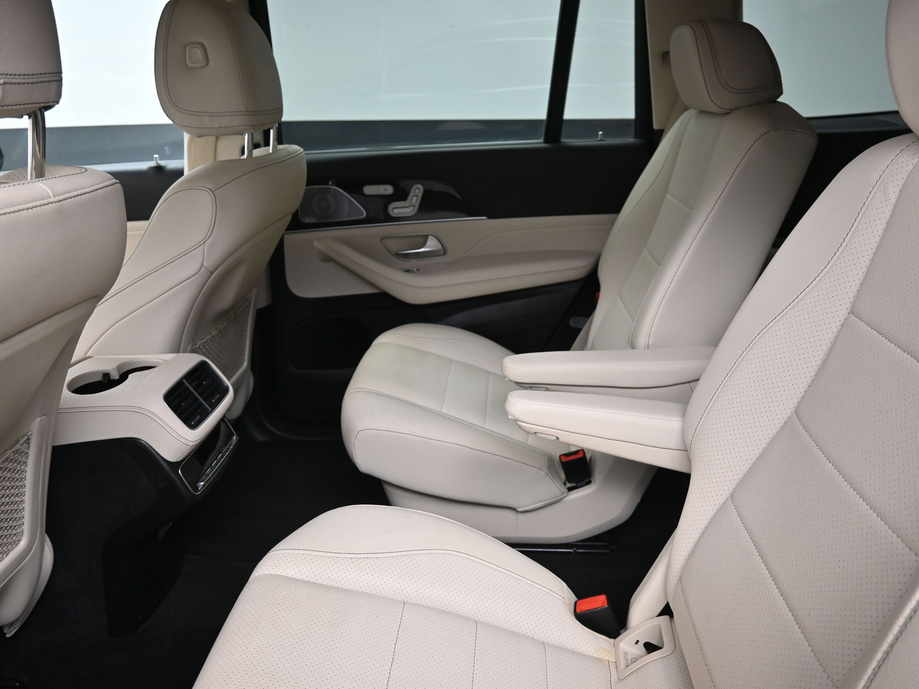 Used 2021 Mercedes-Benz GLS 450 4MATIC image 29