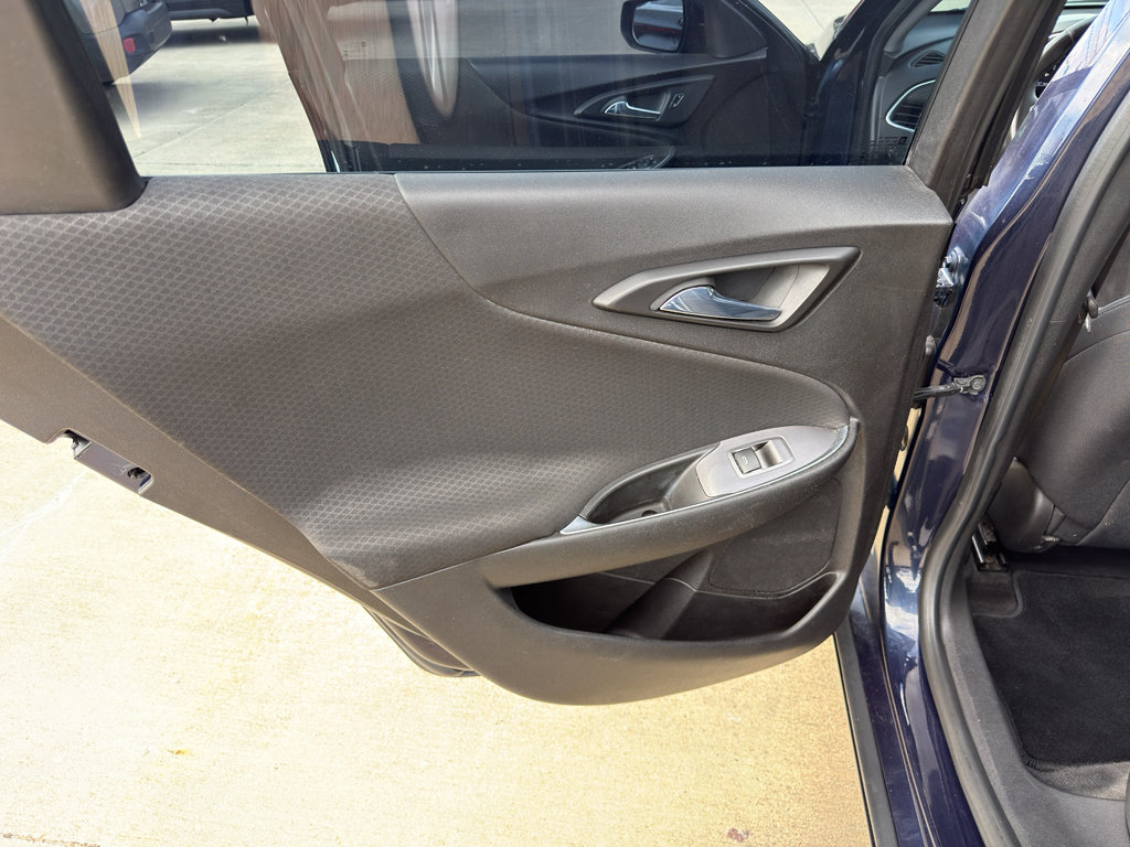 Used 2016 Chevrolet Malibu LT image 12