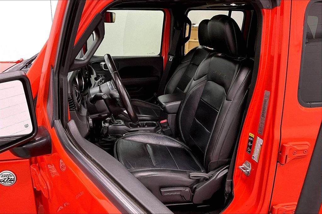Used 2020 Jeep Wrangler Unlimited Sahara w/ Uconnect 4C Nav & Sound Group AWD/4WD image 31