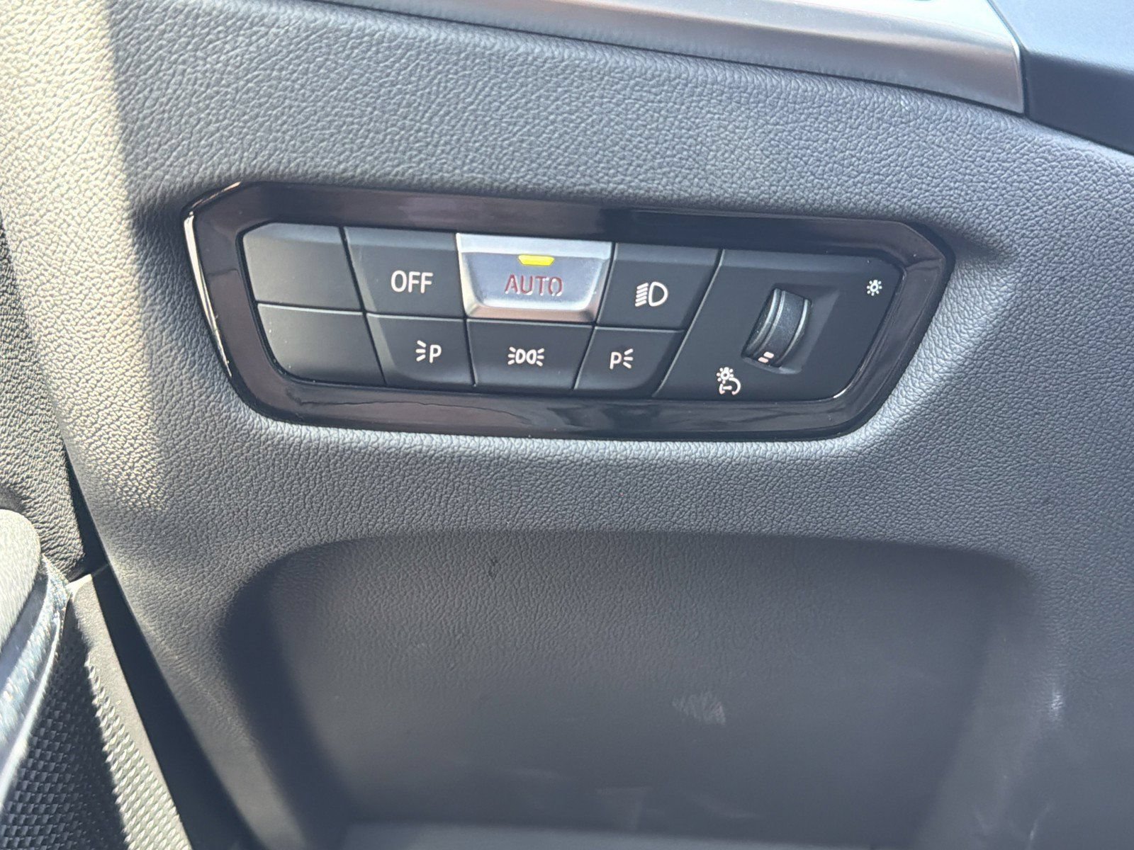 Certified 2025 BMW 330i Sedan w/ Convenience Package RWD image 29