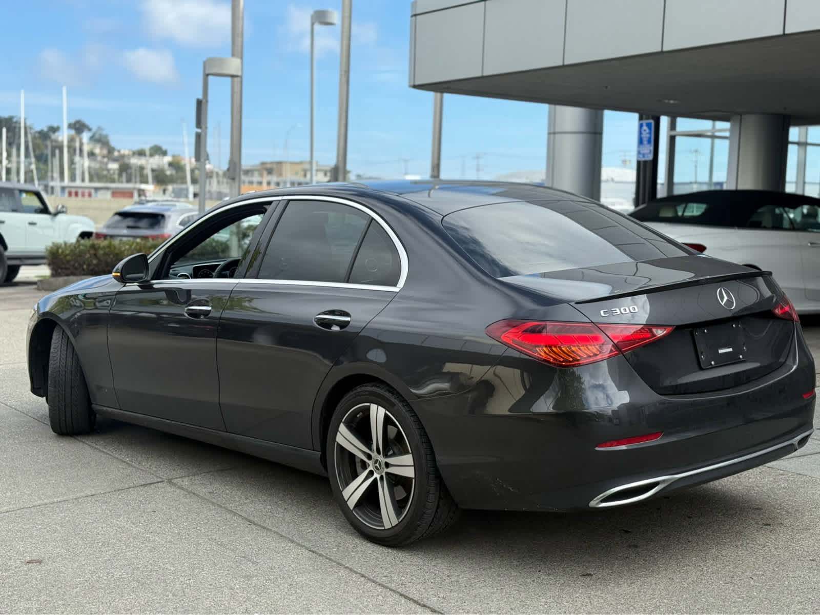 Used 2023 Mercedes-Benz C 300 Sedan image 3