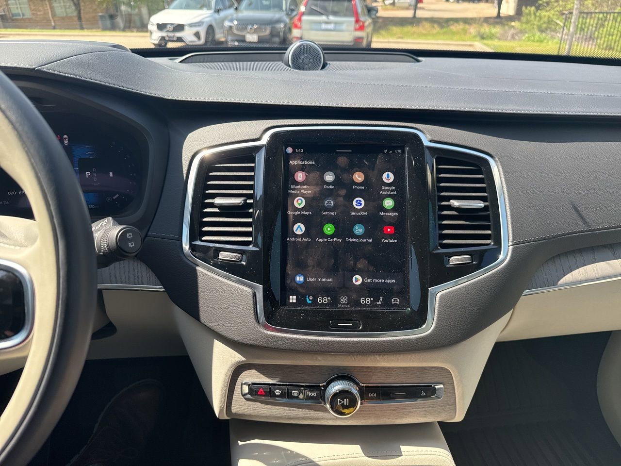 Used 2025 Volvo XC90 B6 Ultra w/ Lounge Package image 27