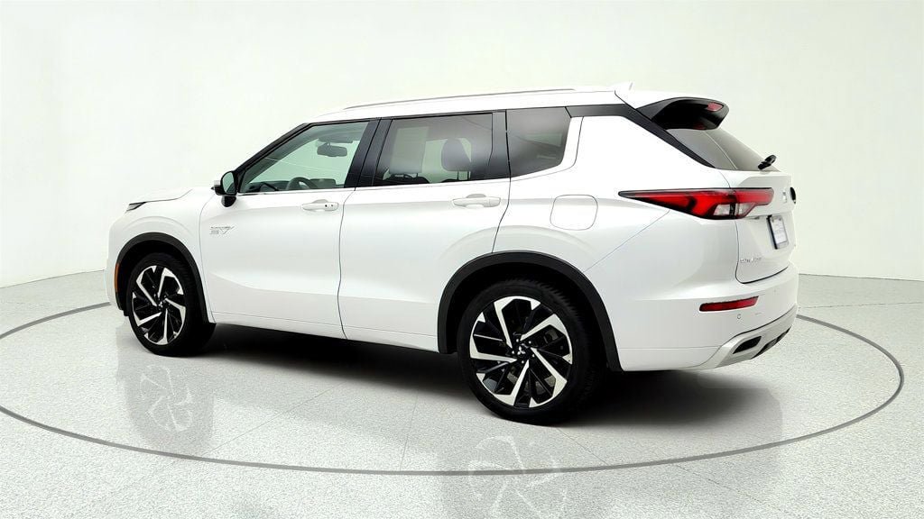 Used 2023 Mitsubishi Outlander SEL 40th Anniversary AWD/4WD image 7