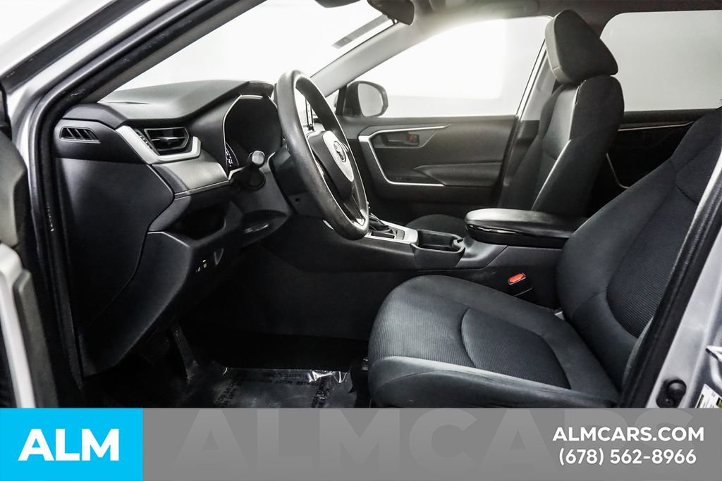 Used 2020 Toyota RAV4 LE FWD image 16