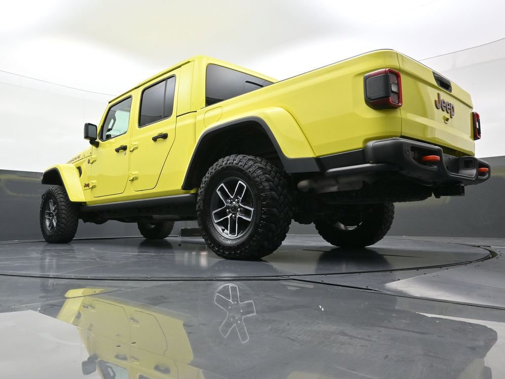 Used 2024 Jeep Gladiator Mojave AWD/4WD image 24