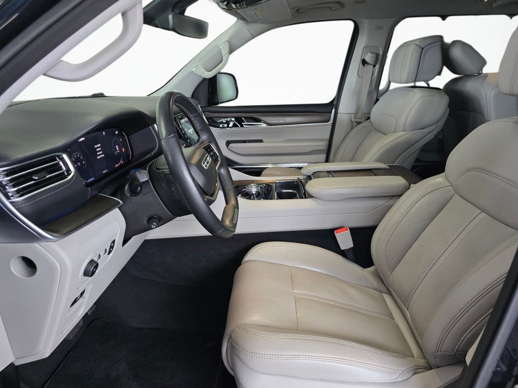 Used 2023 Jeep Grand Wagoneer 4WD image 16