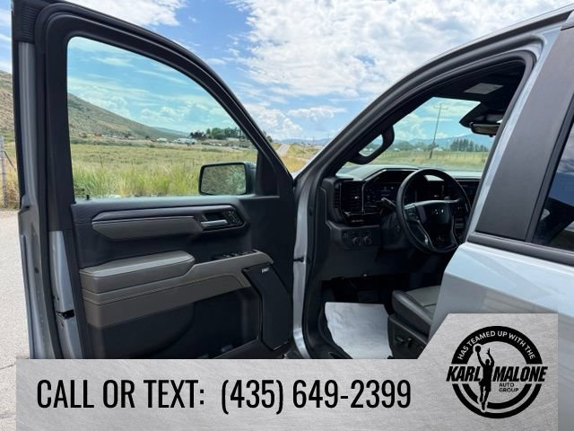 Used 2023 Chevrolet Silverado 1500 ZR2 w/ Technology Package AWD/4WD image 12