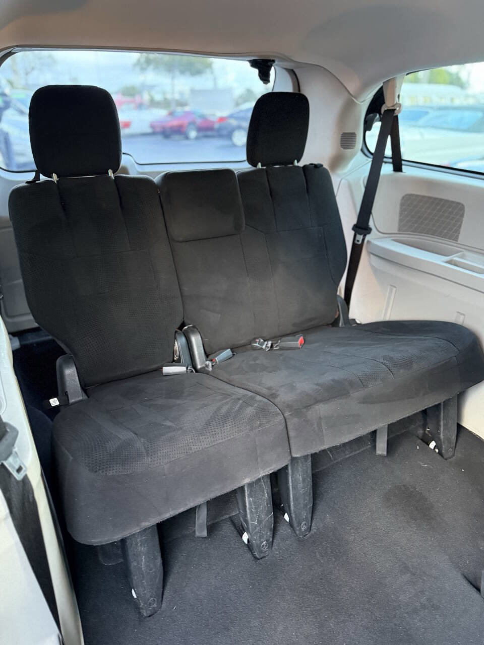 Used 2013 Dodge Grand Caravan American Value Package FWD image 16