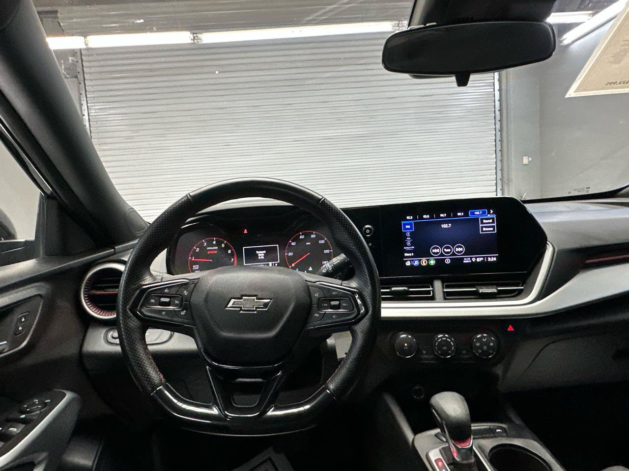 Used 2024 Chevrolet Trax RS FWD image 17