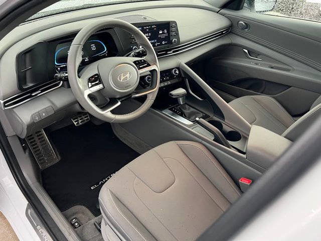 Certified 2025 Hyundai Elantra Sport image 13