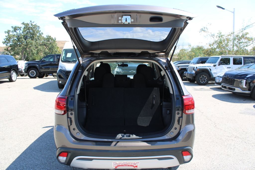 Used 2019 Mitsubishi Outlander ES FWD image 10
