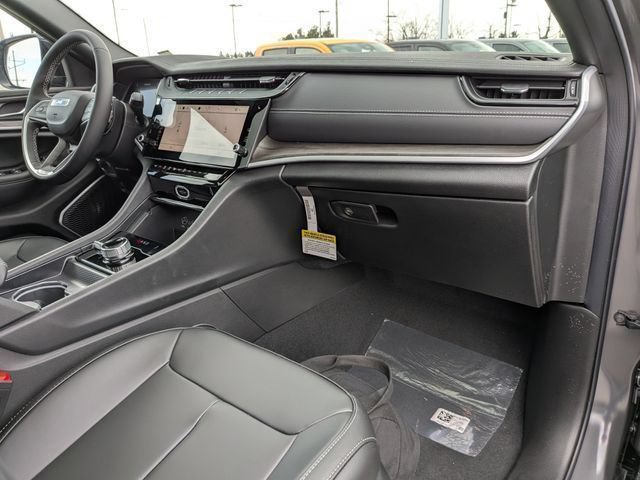 New 2026 Jeep Grand Cherokee Limited w/ Trailer Tow Package AWD/4WD image 10