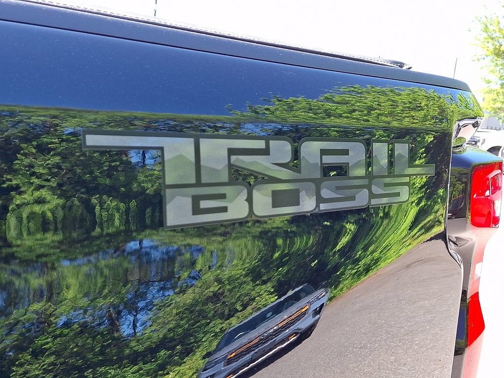 Used 2025 Chevrolet Silverado 2500 LTZ w/ Trail Boss Package AWD/4WD image 35