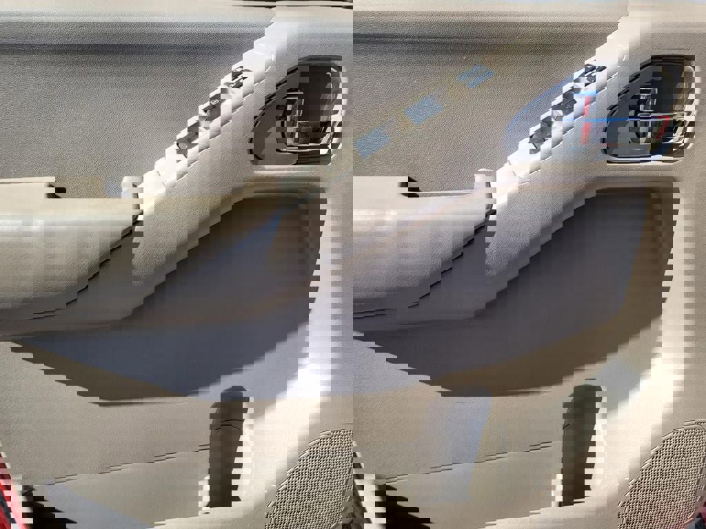 Used 2011 Nissan Frontier SV image 12