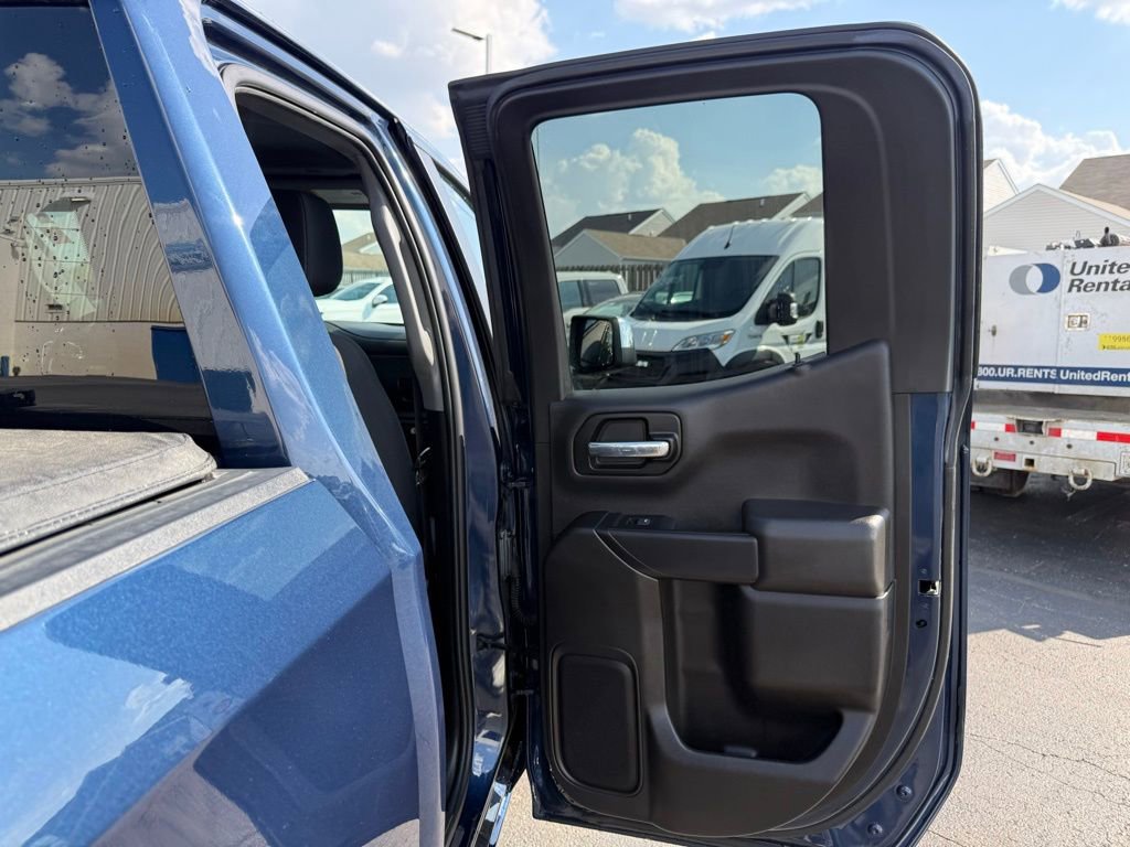 Used 2022 Chevrolet Silverado 1500 LT AWD/4WD image 49
