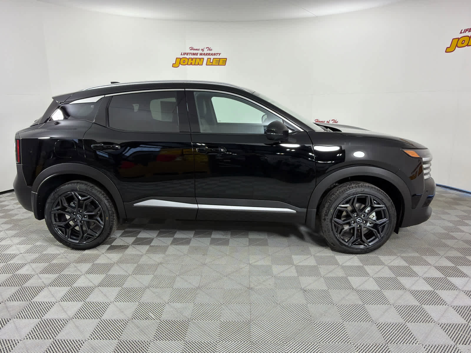 New 2026 Nissan Kicks SR w/ SR Premium Package image 7