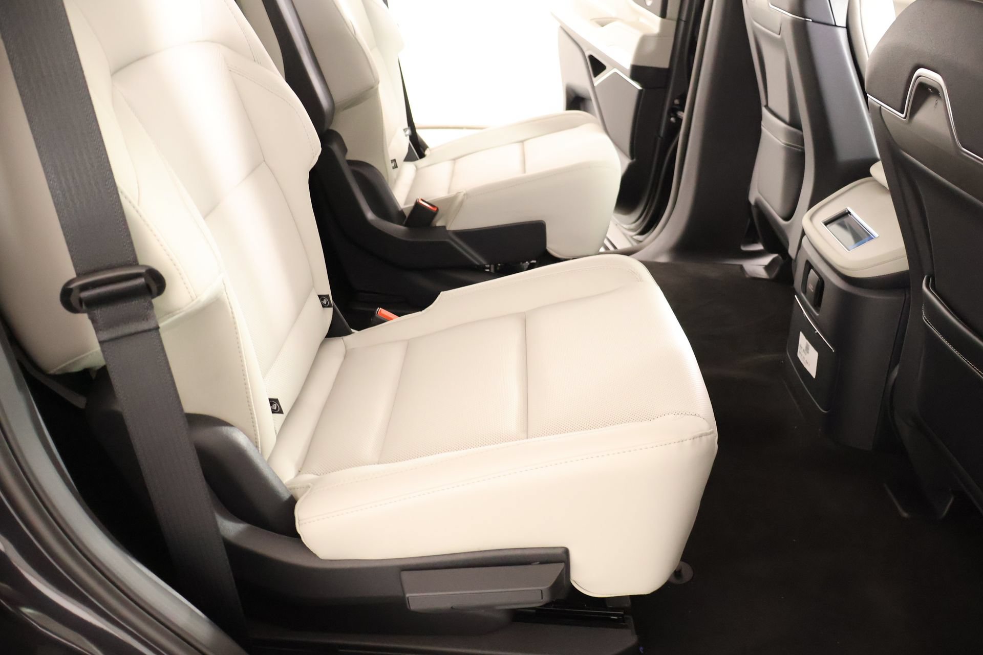 New 2026 Lincoln Navigator Premiere AWD/4WD image 16