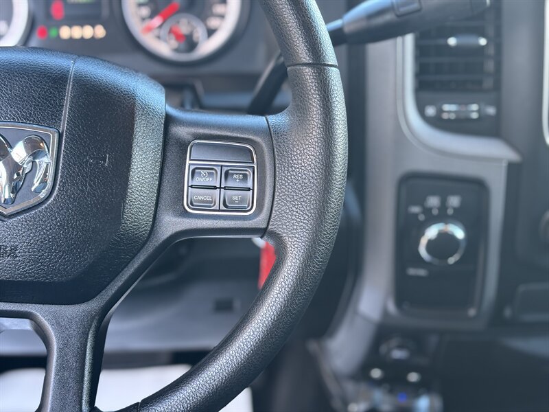 Used 2015 RAM 2500 Tradesman w/ Chrome Appearance Group AWD/4WD image 16