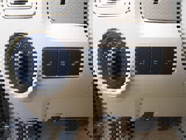 Used 2010 Ford Escape XLT image 16