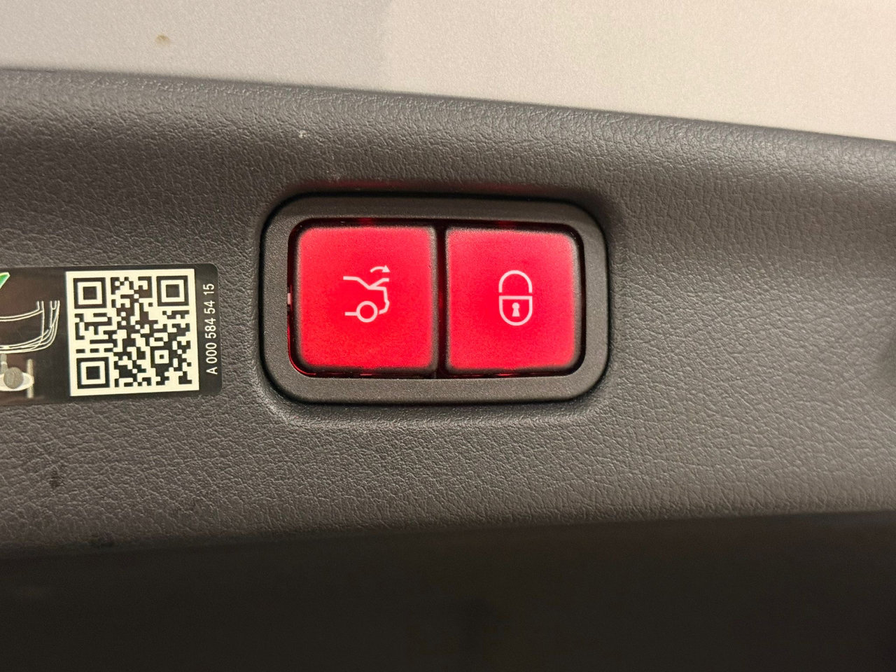 Used 2023 Mercedes-Benz C 43 AMG 4MATIC Sedan w/ Pinnacle Trim Package image 21