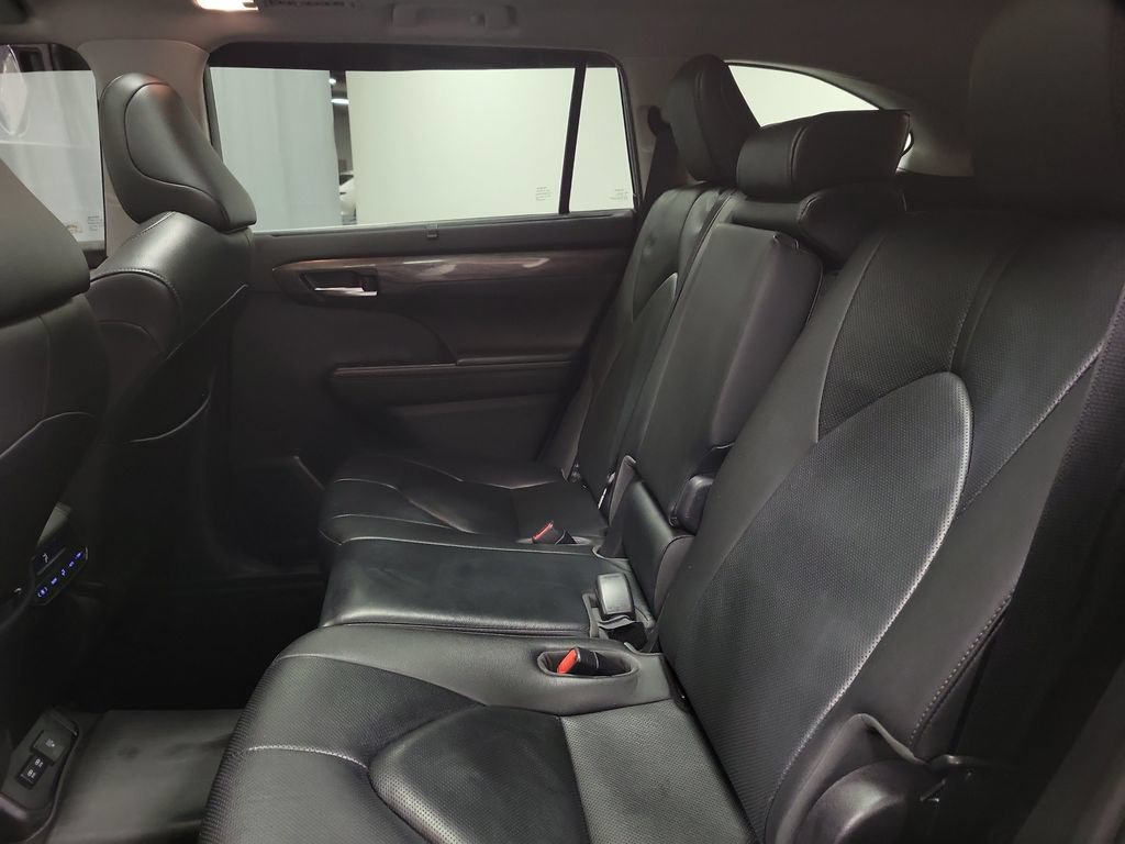 Used 2020 Toyota Highlander Limited AWD/4WD image 19