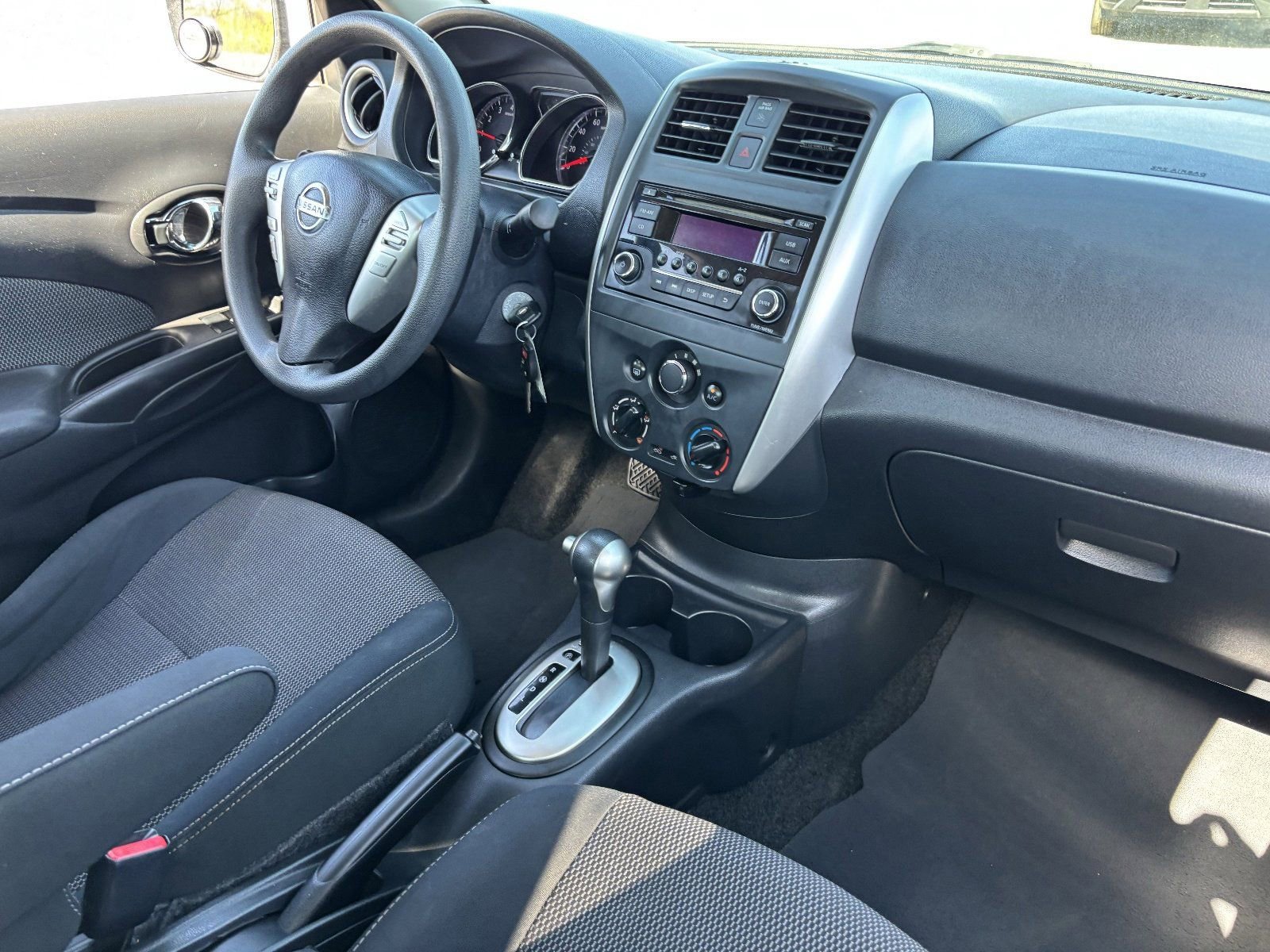Used 2016 Nissan Versa SV FWD image 13