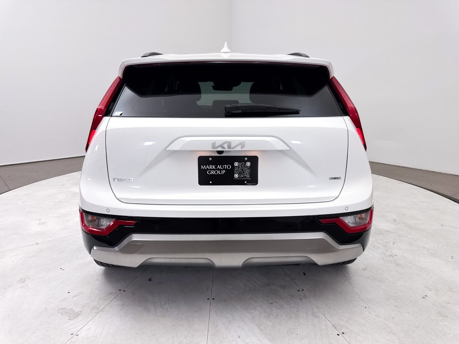 Used 2023 Kia Niro EX Touring FWD image 18