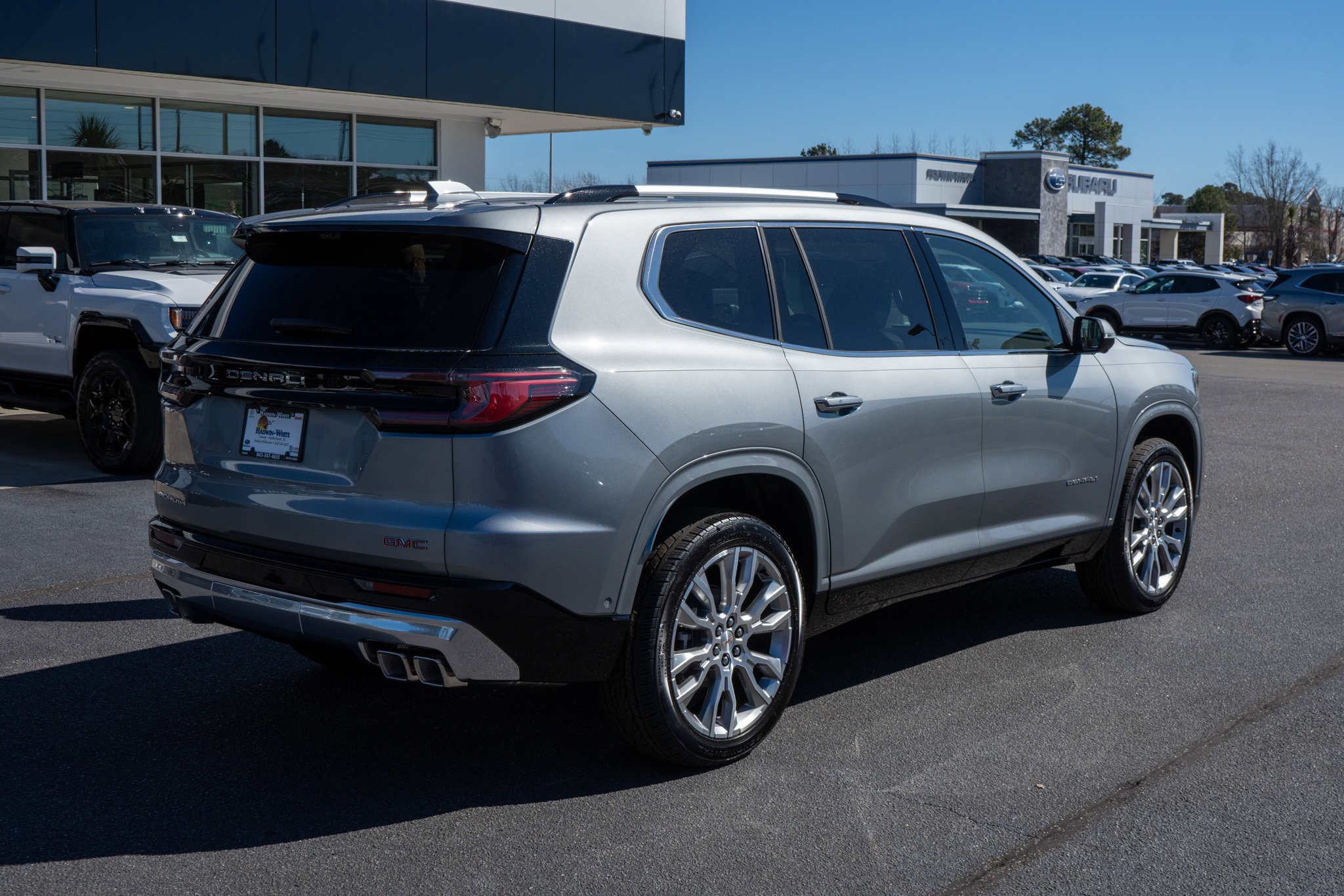 New 2026 GMC Acadia Denali w/ Super Cruise Package FWD image 3