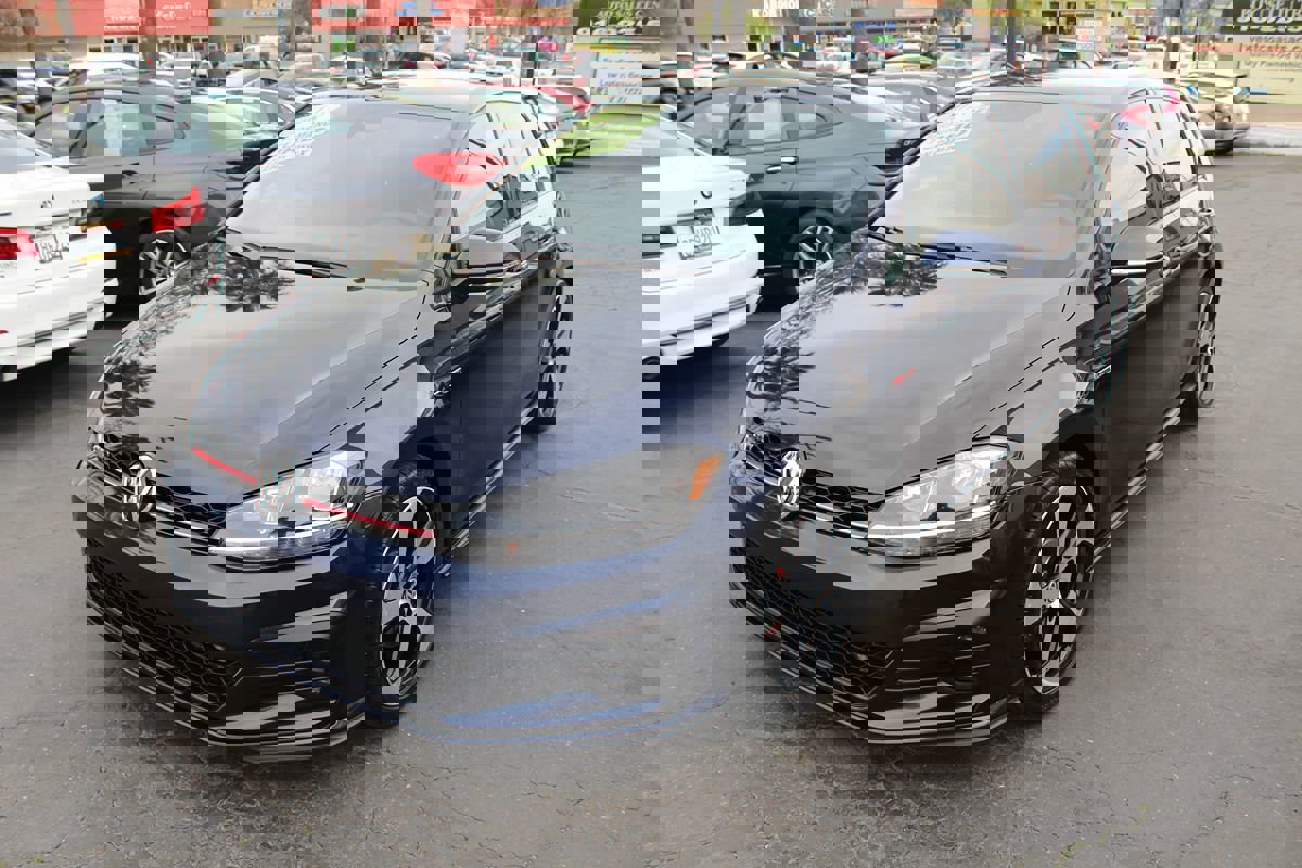 Used 2018 Volkswagen GTI S image 4