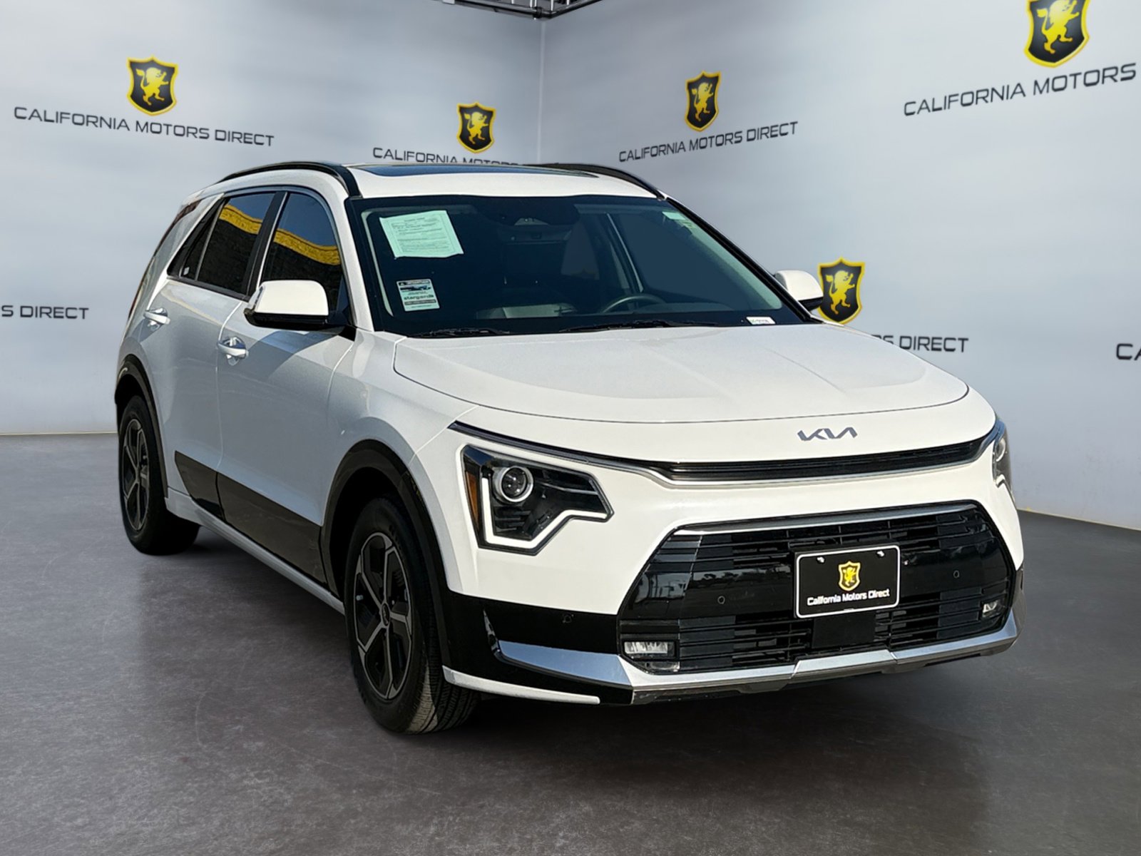 Used 2024 Kia Niro SX image 7