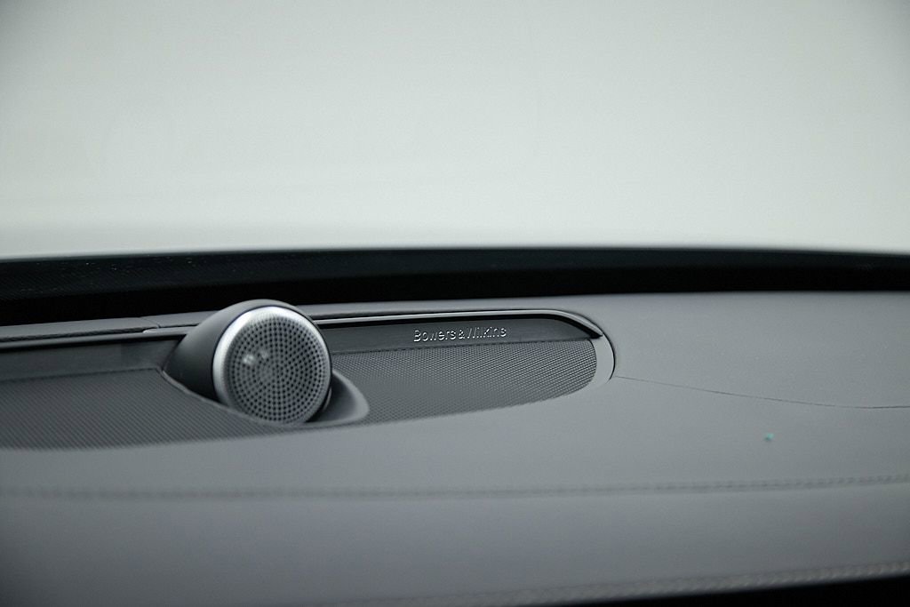 Used 2022 Volvo XC90 T8 R-Design image 15