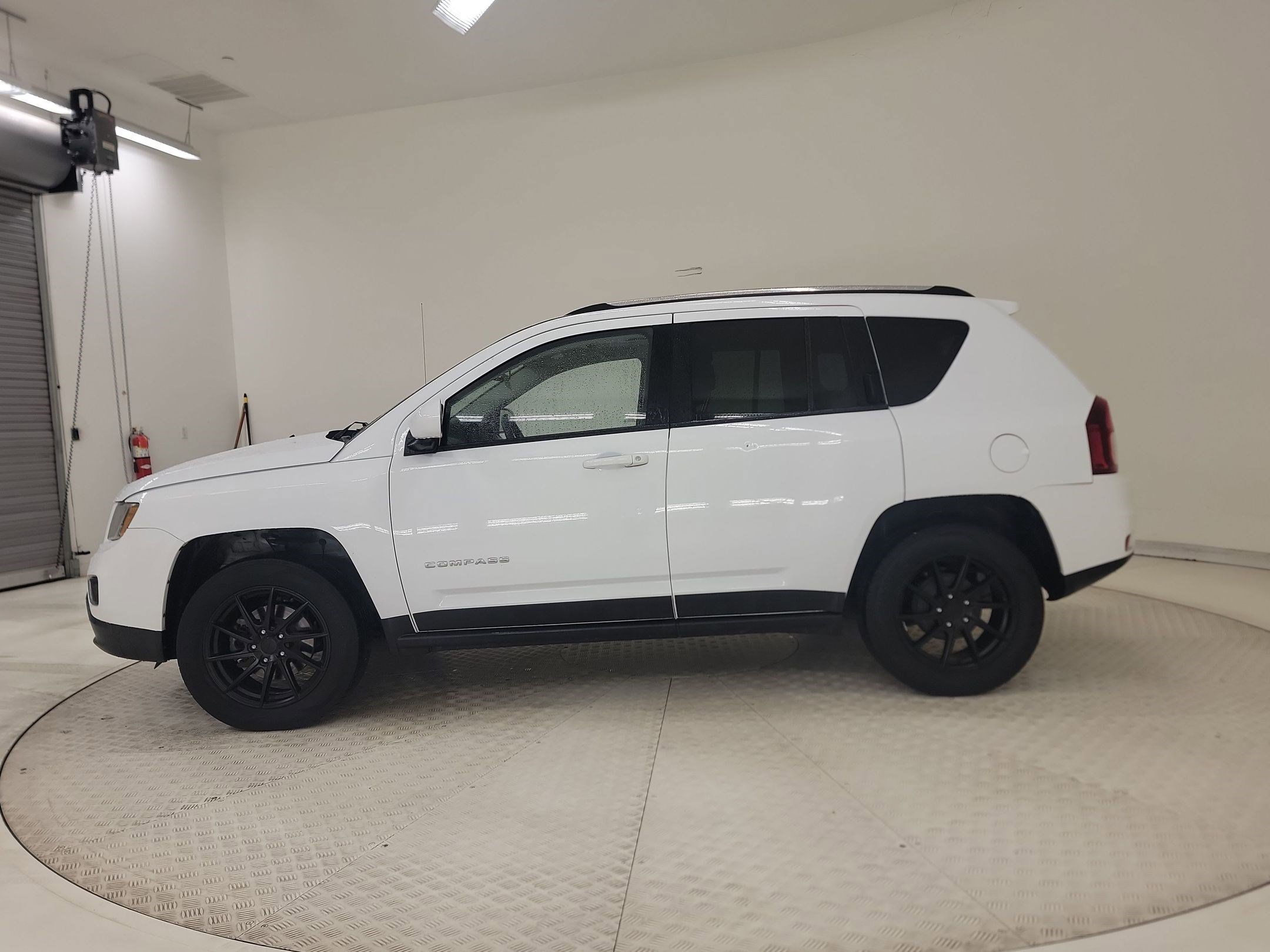Used 2016 Jeep Compass High Altitude image 2